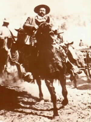 Pancho Villa e il suo ejército -
héroe de la revolución mexicana
